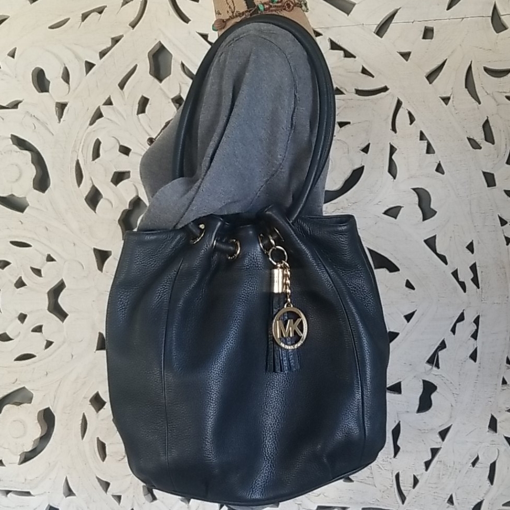 MICHAEL Michael Kors Black Leather Tote with Gold Hardware - Picture 2 of 16